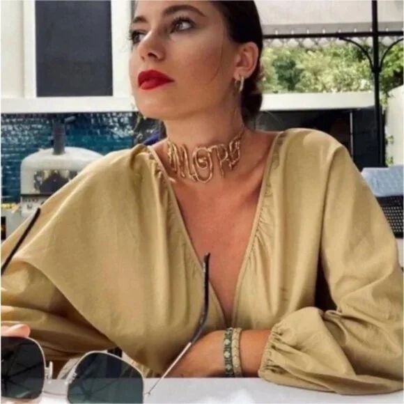 Gold Amore Runway Choker Chain Necklace - Picture 3 of 7